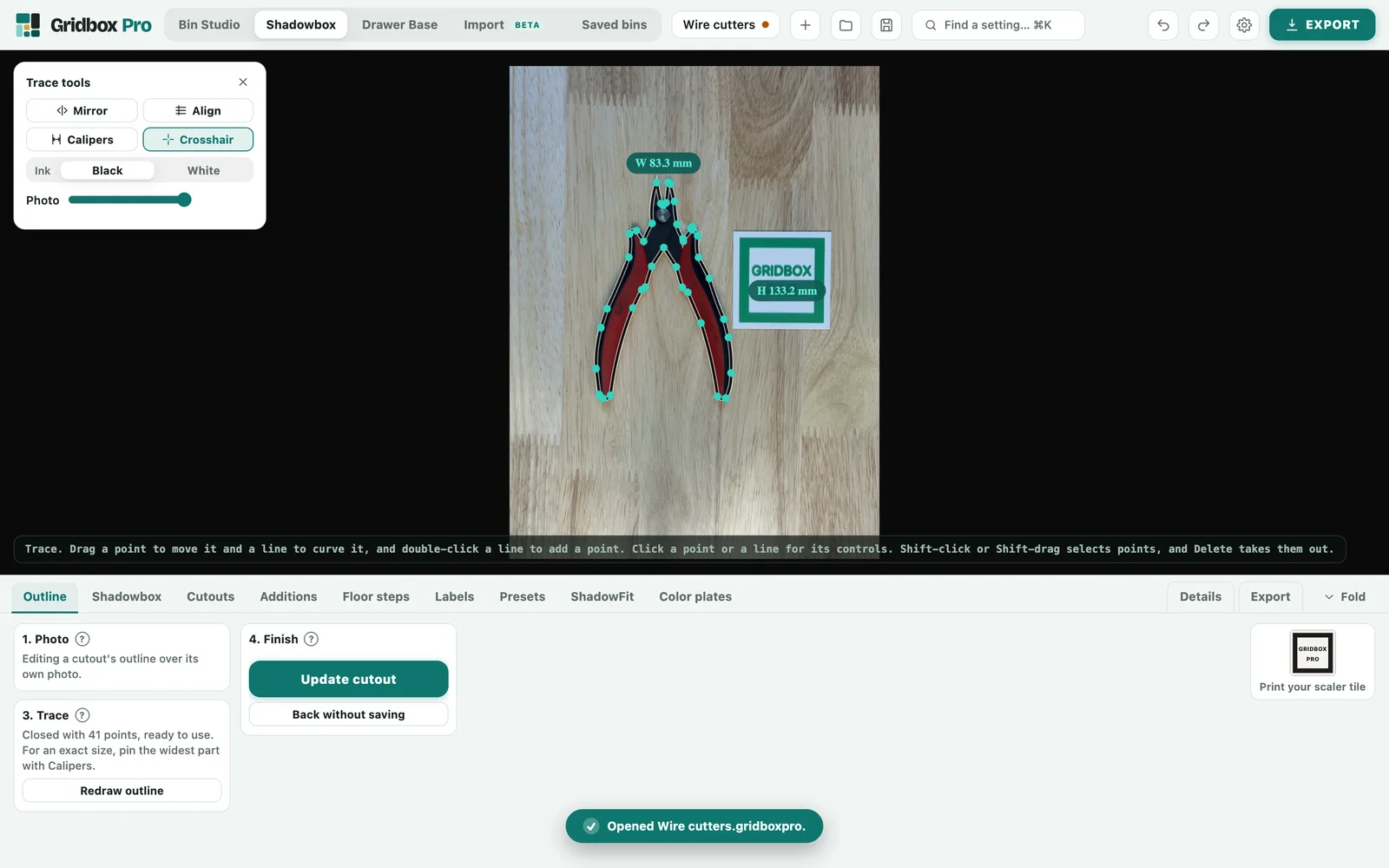 A Wire cutters project file just opened in Gridbox Pro: the photo, the traced outline with its measurements and the settings all came with it